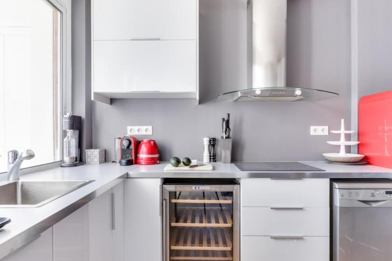 Guestready - Appartement Terrasse Vue Tour Eiffel パリ エクステリア 写真