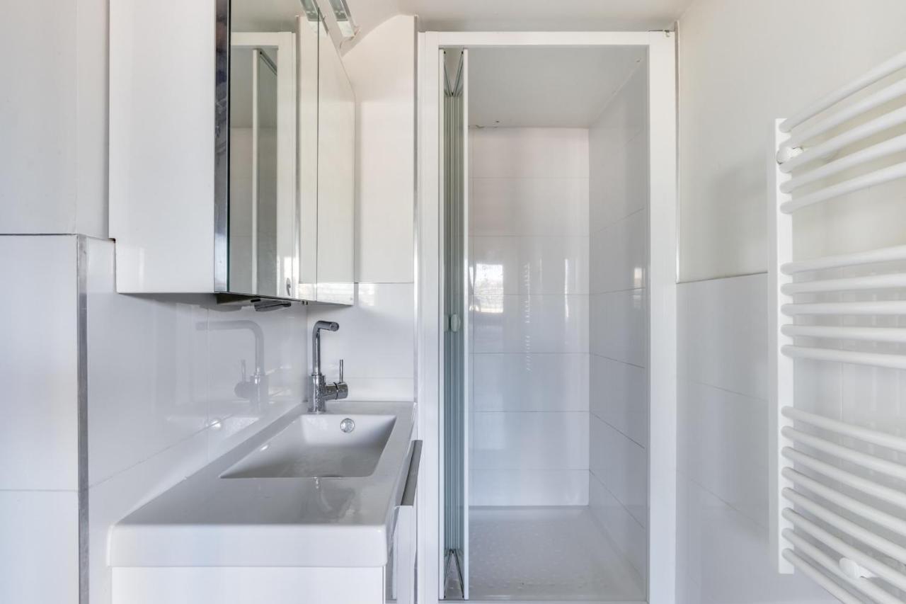Guestready - Appartement Terrasse Vue Tour Eiffel パリ エクステリア 写真