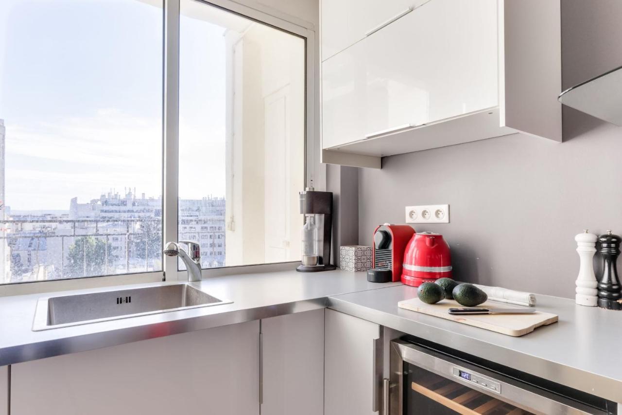 Guestready - Appartement Terrasse Vue Tour Eiffel パリ エクステリア 写真